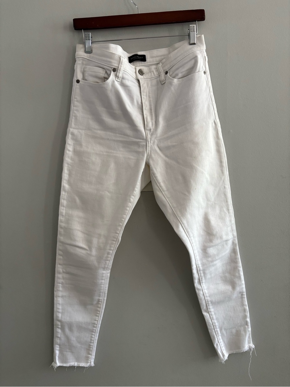 Banana Republic White High-Rise Skinny Jeans Stretchy Size 29 Distressed